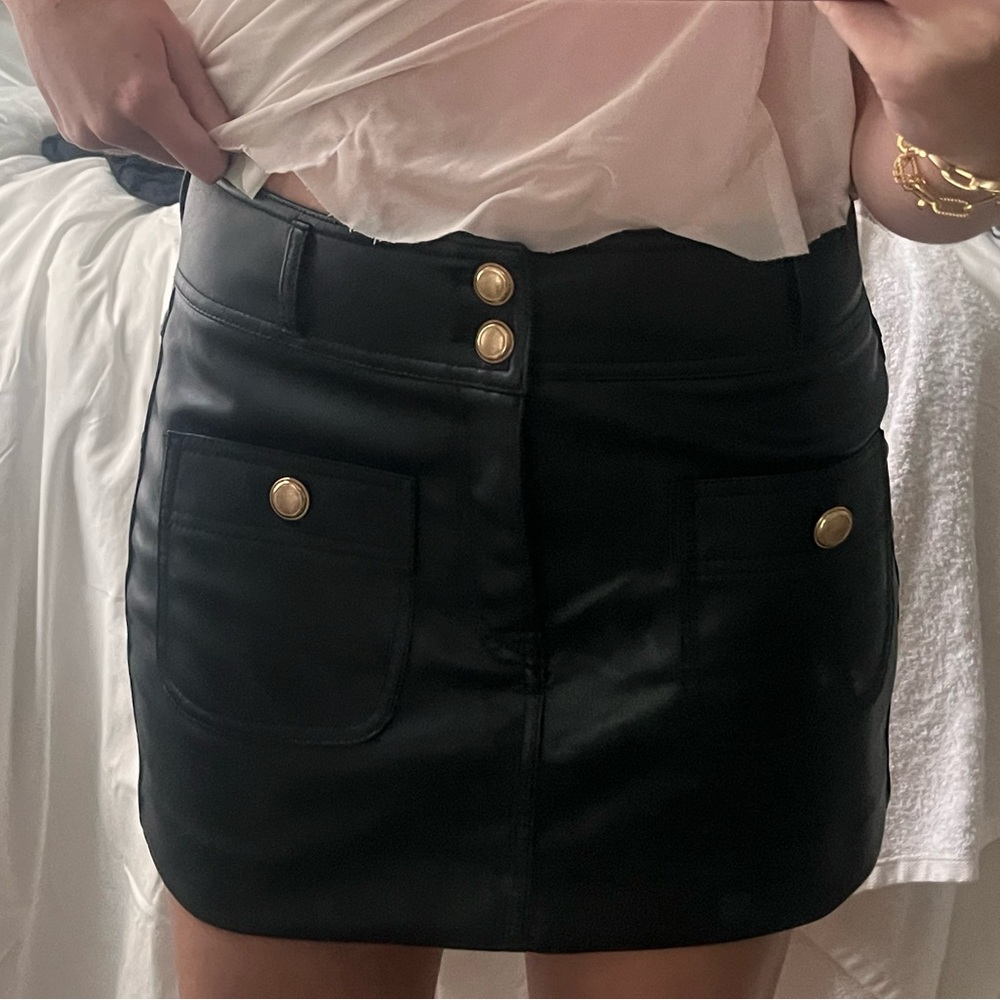 black leather mini skirt